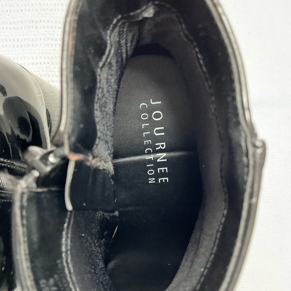 Journee Collection Black Chunky Heel Ankle Boots - Picture 8 of 10